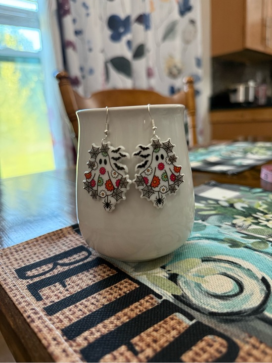 Jewelry - Festive Ghost 👻 Dangle Earrings